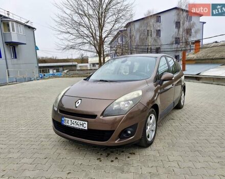 Коричневий Рено Гранд Сценік, об'ємом двигуна 1.5 л та пробігом 264 тис. км за 6300 $, фото 1 на Automoto.ua