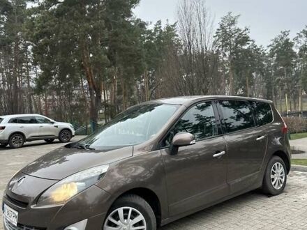 Коричневый Рено Гранд Сценик, объемом двигателя 1.46 л и пробегом 292 тыс. км за 6600 $, фото 1 на Automoto.ua