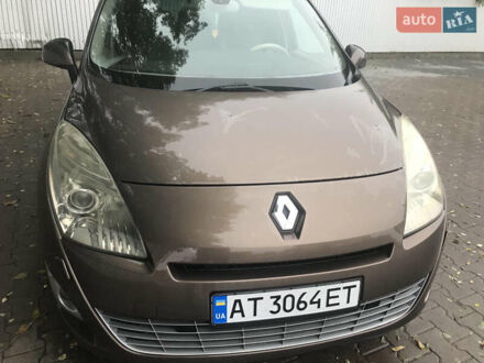 Рено Гранд Сценік 2009 у Снятине на Automoto.ua Коричневий Рено Гранд Сценік, об'ємом двигуна 1.87 л та пробігом 285 тис. км за 7300 $, фото 1 на Automoto.ua