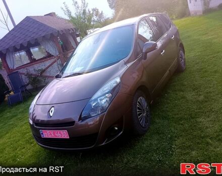 Коричневый Рено Гранд Сценик, объемом двигателя 1.4 л и пробегом 209 тыс. км за 6100 $, фото 1 на Automoto.ua