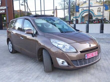 Рено Гранд Сценик 2009 в Луцке на Automoto.ua Коричневый Рено Гранд Сценик, объемом двигателя 1.4 л и пробегом 299 тыс. км за 6150 $, фото 1 на Automoto.ua