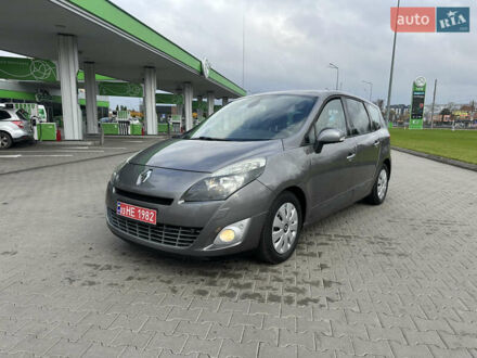 Коричневый Рено Гранд Сценик, объемом двигателя 1.9 л и пробегом 226 тыс. км за 7950 $, фото 1 на Automoto.ua