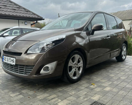 Коричневый Рено Гранд Сценик, объемом двигателя 2 л и пробегом 231 тыс. км за 9300 $, фото 1 на Automoto.ua