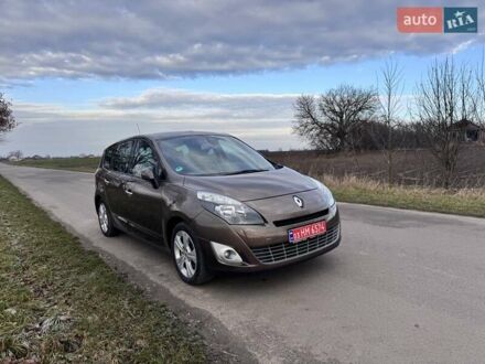 Коричневый Рено Гранд Сценик, объемом двигателя 0 л и пробегом 167 тыс. км за 6200 $, фото 1 на Automoto.ua