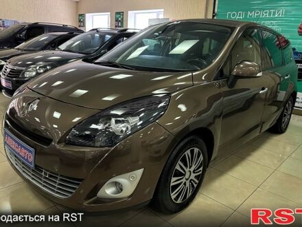 Рено Гранд Сценик 2009 в Кропивницком (Кировограде) на Automoto.ua Коричневый Рено Гранд Сценик, объемом двигателя 15 л и пробегом 221 тыс. км за 7900 $, фото 1 на Automoto.ua