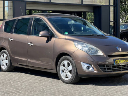 Рено Гранд Сценік 2009 у Івано-Франківську на Automoto.ua Коричневий Рено Гранд Сценік, об'ємом двигуна 1.4 л та пробігом 235 тис. км за 7600 $, фото 1 на Automoto.ua