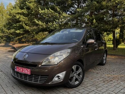 Рено Гранд Сценик 2010 в Дрогобыче на Automoto.ua Коричневый Рено Гранд Сценик, объемом двигателя 2 л и пробегом 203 тыс. км за 8300 $, фото 1 на Automoto.ua