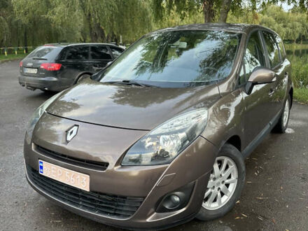 Рено Гранд Сценик 2010 в Ровно на Automoto.ua Коричневый Рено Гранд Сценик, объемом двигателя 1.4 л и пробегом 220 тыс. км за 5700 $, фото 1 на Automoto.ua