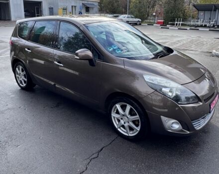 Рено Гранд Сценик 2010 в Ахтырке на Automoto.ua Коричневый Рено Гранд Сценик, объемом двигателя 1.4 л и пробегом 198 тыс. км за 6950 $, фото 1 на Automoto.ua
