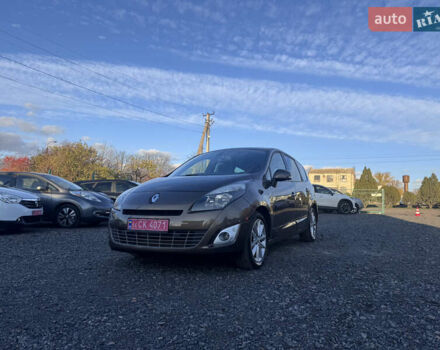 Рено Гранд Сценик 2010 в Звенигородка на Automoto.ua Коричневый Рено Гранд Сценик, объемом двигателя 1.4 л и пробегом 140 тыс. км за 6990 $, фото 1 на Automoto.ua