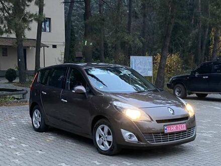 Коричневий Рено Гранд Сценік, об'ємом двигуна 1.4 л та пробігом 135 тис. км за 6900 $, фото 1 на Automoto.ua