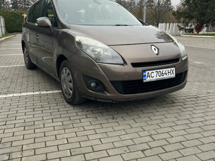 Коричневий Рено Гранд Сценік, об'ємом двигуна 1.6 л та пробігом 280 тис. км за 7350 $, фото 1 на Automoto.ua