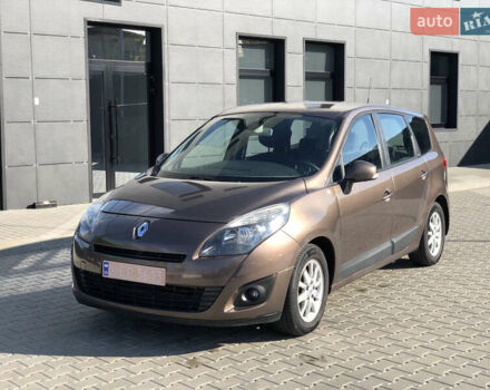 Рено Гранд Сценик 2010 в Киеве на Automoto.ua Коричневый Рено Гранд Сценик, объемом двигателя 1.4 л и пробегом 230 тыс. км за 5500 $, фото 1 на Automoto.ua