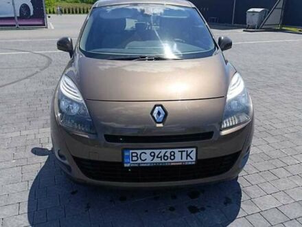 Коричневий Рено Гранд Сценік, об'ємом двигуна 1.5 л та пробігом 248 тис. км за 7800 $, фото 1 на Automoto.ua