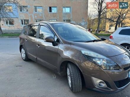 Рено Гранд Сценик 2011 в Первомайск на Automoto.ua Коричневый Рено Гранд Сценик, объемом двигателя 1.5 л и пробегом 286 тыс. км за 7500 $, фото 1 на Automoto.ua