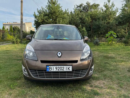 Рено Гранд Сценик 2011 в Кременчуге на Automoto.ua Коричневый Рено Гранд Сценик, объемом двигателя 1.5 л и пробегом 257 тыс. км за 8000 $, фото 1 на Automoto.ua