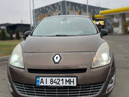 Коричневий Рено Гранд Сценік, об'ємом двигуна 1.6 л та пробігом 216 тис. км за 7000 $, фото 1 на Automoto.ua