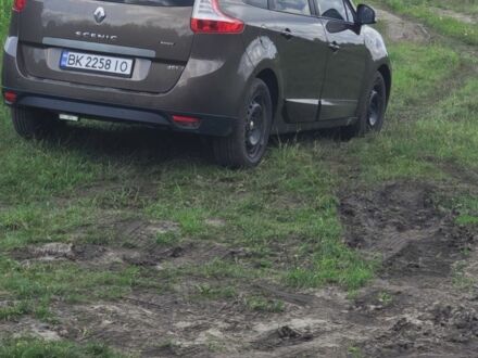 Рено Гранд Сценик 2011 в Шепетовке на Automoto.ua Коричневый Рено Гранд Сценик, объемом двигателя 1.5 л и пробегом 250 тыс. км за 6900 $, фото 1 на Automoto.ua