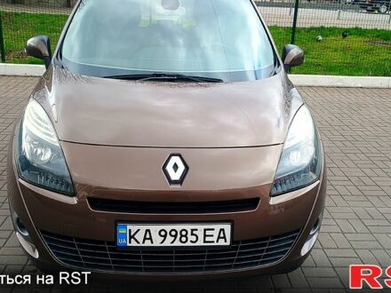 Рено Гранд Сценик 2011 в Киеве на Automoto.ua Коричневый Рено Гранд Сценик, объемом двигателя 1.6 л и пробегом 157 тыс. км за 8100 $, фото 1 на Automoto.ua