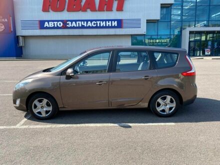 Рено Гранд Сценик 2011 в Ковель на Automoto.ua Коричневый Рено Гранд Сценик, объемом двигателя 1.5 л и пробегом 295 тыс. км за 6700 $, фото 1 на Automoto.ua
