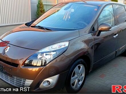 Рено Гранд Сценик 2011 в Павлограде на Automoto.ua Коричневый Рено Гранд Сценик, объемом двигателя 15 л и пробегом 191 тыс. км за 9500 $, фото 1 на Automoto.ua