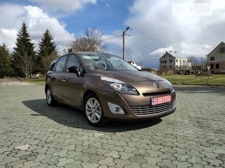 Рено Гранд Сценік 2011 у Дубно на Automoto.ua Коричневий Рено Гранд Сценік, об'ємом двигуна 2 л та пробігом 249 тис. км за 7950 $, фото 1 на Automoto.ua