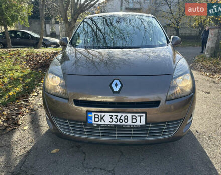 Коричневий Рено Гранд Сценік, об'ємом двигуна 1.46 л та пробігом 252 тис. км за 7500 $, фото 1 на Automoto.ua