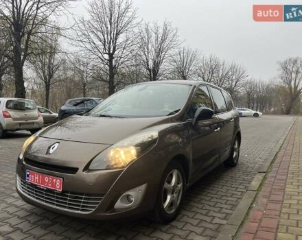 Коричневый Рено Гранд Сценик, объемом двигателя 1.6 л и пробегом 260 тыс. км за 8000 $, фото 1 на Automoto.ua