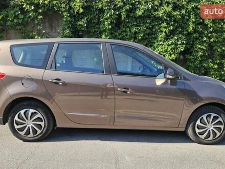 Коричневий Рено Гранд Сценік, об'ємом двигуна 1.5 л та пробігом 229 тис. км за 7950 $, фото 1 на Automoto.ua