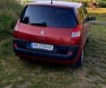 Красный Рено Гранд Сценик, объемом двигателя 1.6 л и пробегом 300 тыс. км за 3700 $, фото 3 на Automoto.ua