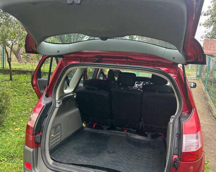 Красный Рено Гранд Сценик, объемом двигателя 2 л и пробегом 266 тыс. км за 4200 $, фото 2 на Automoto.ua