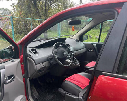 Красный Рено Гранд Сценик, объемом двигателя 2 л и пробегом 266 тыс. км за 4200 $, фото 6 на Automoto.ua