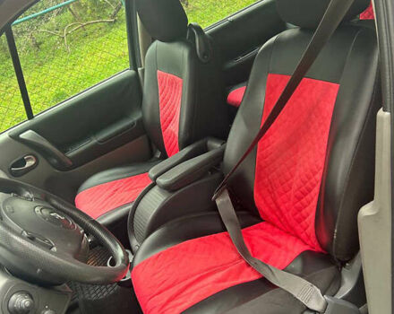 Красный Рено Гранд Сценик, объемом двигателя 2 л и пробегом 266 тыс. км за 4200 $, фото 5 на Automoto.ua