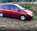 Красный Рено Гранд Сценик, объемом двигателя 1.6 л и пробегом 300 тыс. км за 3700 $, фото 2 на Automoto.ua