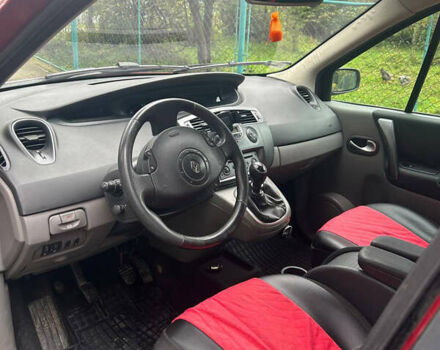 Красный Рено Гранд Сценик, объемом двигателя 2 л и пробегом 266 тыс. км за 4200 $, фото 3 на Automoto.ua