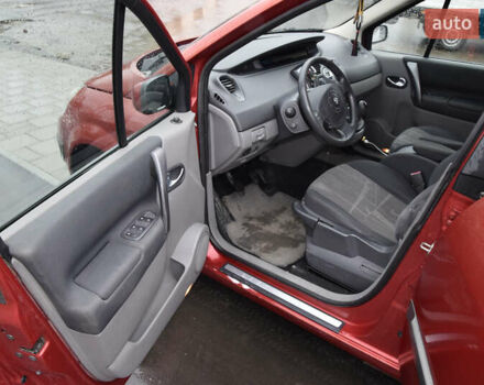 Червоний Рено Гранд Сценік, об'ємом двигуна 1.6 л та пробігом 350 тис. км за 3600 $, фото 5 на Automoto.ua