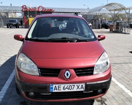 Красный Рено Гранд Сценик, объемом двигателя 2 л и пробегом 275 тыс. км за 3800 $, фото 1 на Automoto.ua