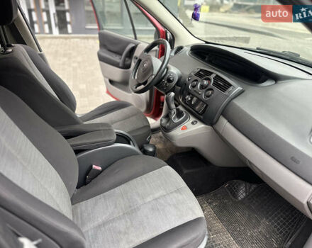 Красный Рено Гранд Сценик, объемом двигателя 1.59 л и пробегом 200 тыс. км за 3500 $, фото 30 на Automoto.ua