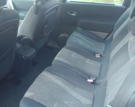 Красный Рено Гранд Сценик, объемом двигателя 2 л и пробегом 275 тыс. км за 3800 $, фото 6 на Automoto.ua