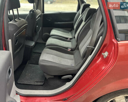 Красный Рено Гранд Сценик, объемом двигателя 1.59 л и пробегом 200 тыс. км за 3500 $, фото 22 на Automoto.ua