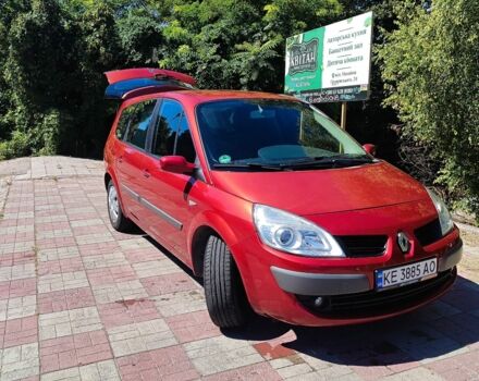 Красный Рено Гранд Сценик, объемом двигателя 1.6 л и пробегом 176 тыс. км за 5000 $, фото 21 на Automoto.ua