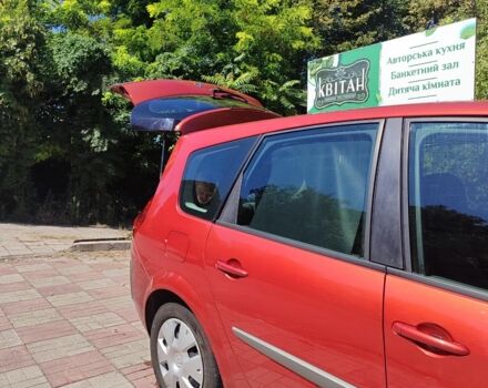 Красный Рено Гранд Сценик, объемом двигателя 1.6 л и пробегом 176 тыс. км за 5000 $, фото 19 на Automoto.ua