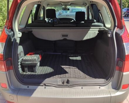 Красный Рено Гранд Сценик, объемом двигателя 1.6 л и пробегом 176 тыс. км за 5000 $, фото 8 на Automoto.ua