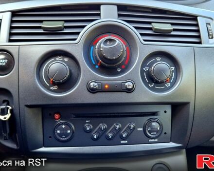 Красный Рено Гранд Сценик, объемом двигателя 1.6 л и пробегом 195 тыс. км за 4750 $, фото 5 на Automoto.ua