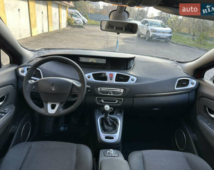 Красный Рено Гранд Сценик, объемом двигателя 1.9 л и пробегом 289 тыс. км за 6500 $, фото 20 на Automoto.ua