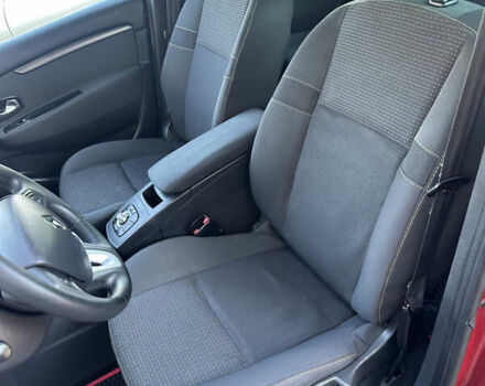 Красный Рено Гранд Сценик, объемом двигателя 2 л и пробегом 270 тыс. км за 7700 $, фото 6 на Automoto.ua