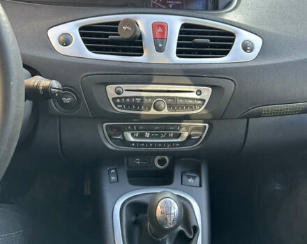 Красный Рено Гранд Сценик, объемом двигателя 1.9 л и пробегом 289 тыс. км за 6500 $, фото 24 на Automoto.ua