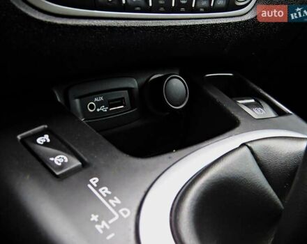 Красный Рено Гранд Сценик, объемом двигателя 2 л и пробегом 270 тыс. км за 7700 $, фото 11 на Automoto.ua