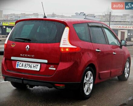 Красный Рено Гранд Сценик, объемом двигателя 2 л и пробегом 270 тыс. км за 7700 $, фото 2 на Automoto.ua