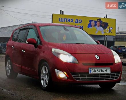 Красный Рено Гранд Сценик, объемом двигателя 2 л и пробегом 270 тыс. км за 7700 $, фото 1 на Automoto.ua